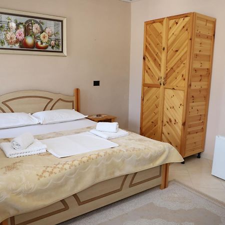 Guest House Lion Berati Exterior foto