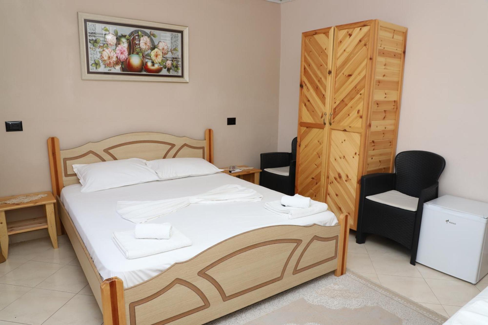 Guest House Lion Berati Exterior foto