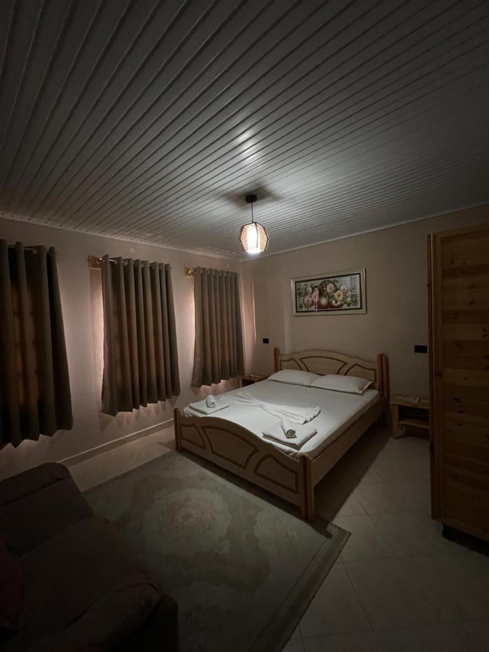 Guest House Lion Berati Exterior foto